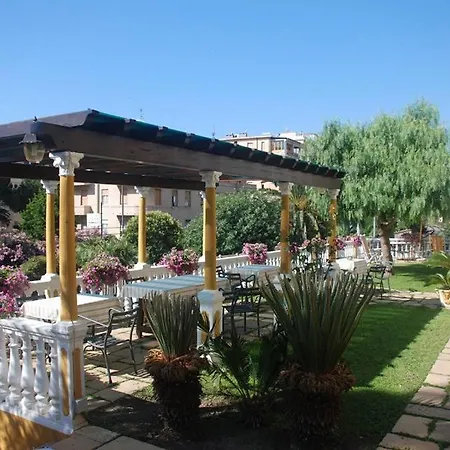 Primula Hotel 2*