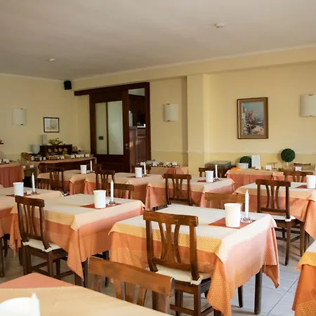 Primula Hotel 2*
